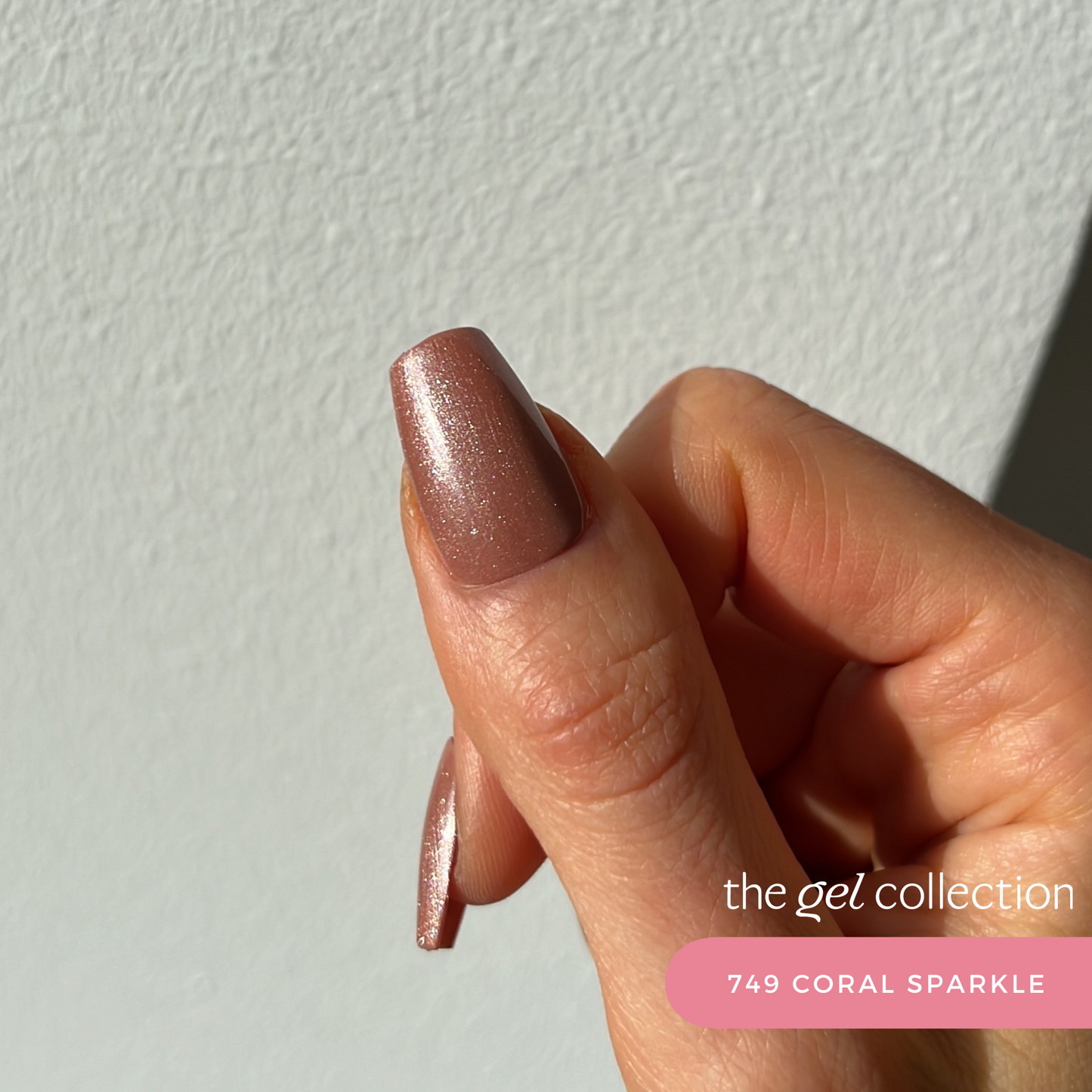 Gel Polish • 749 Coral Sparkle (transparent) • 21FREE