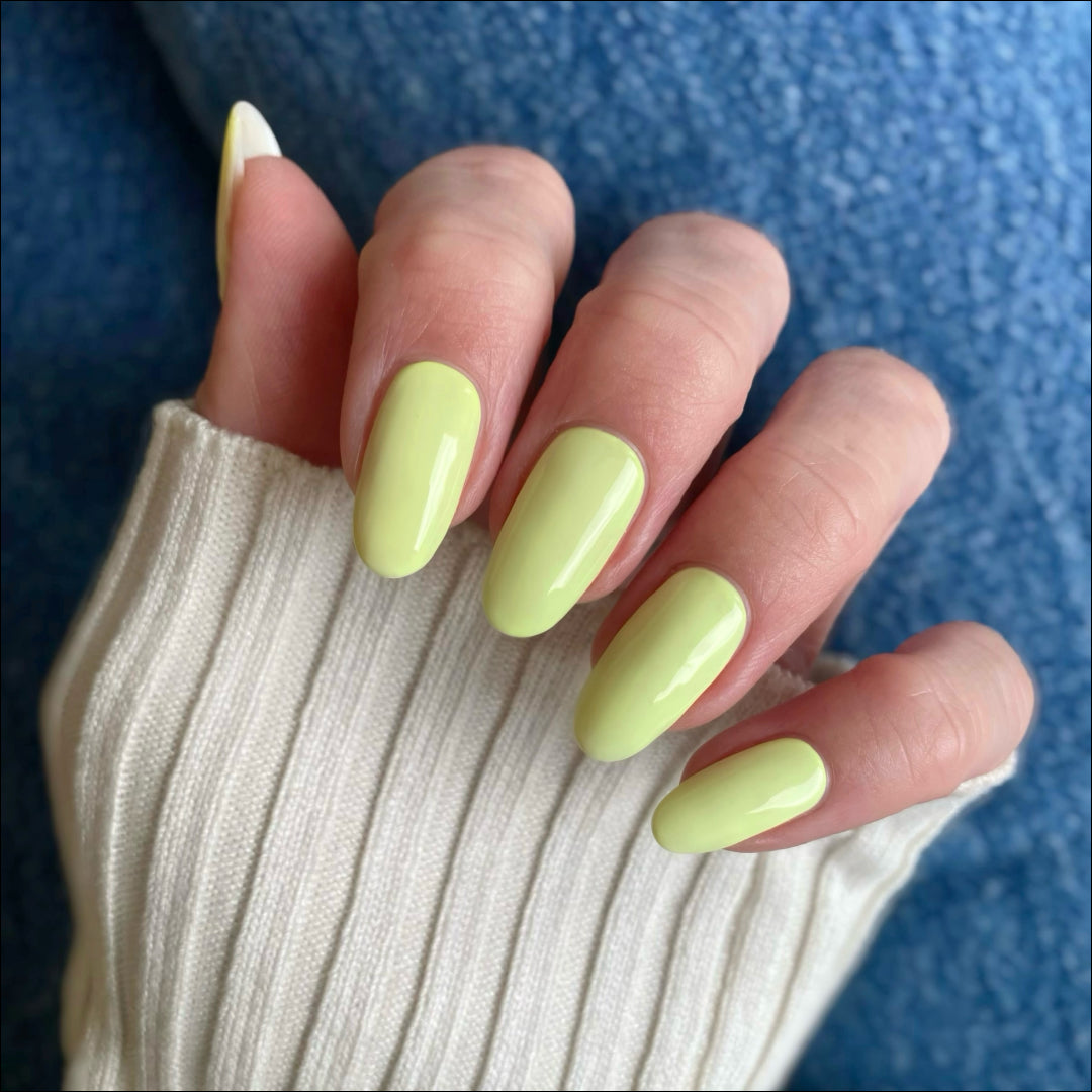 Gel Polish • 819 Yellow Spring • 21FREE • The Gel Collection™