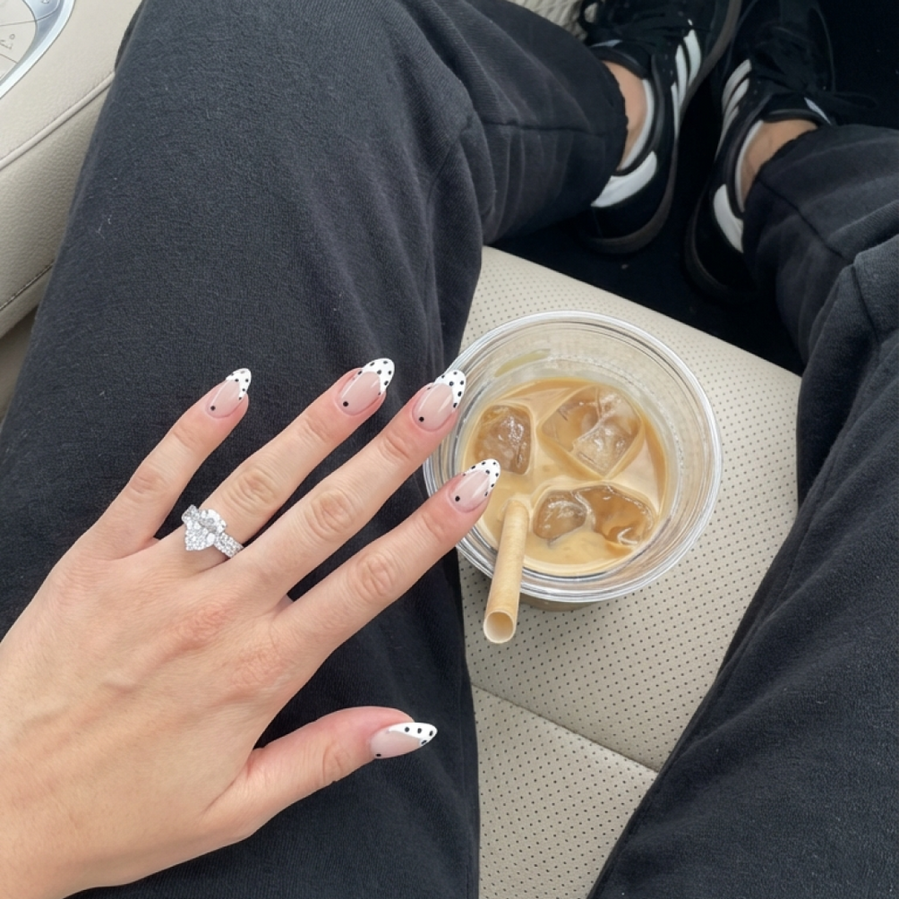 Gel Polish • 570 Black • 21FREE