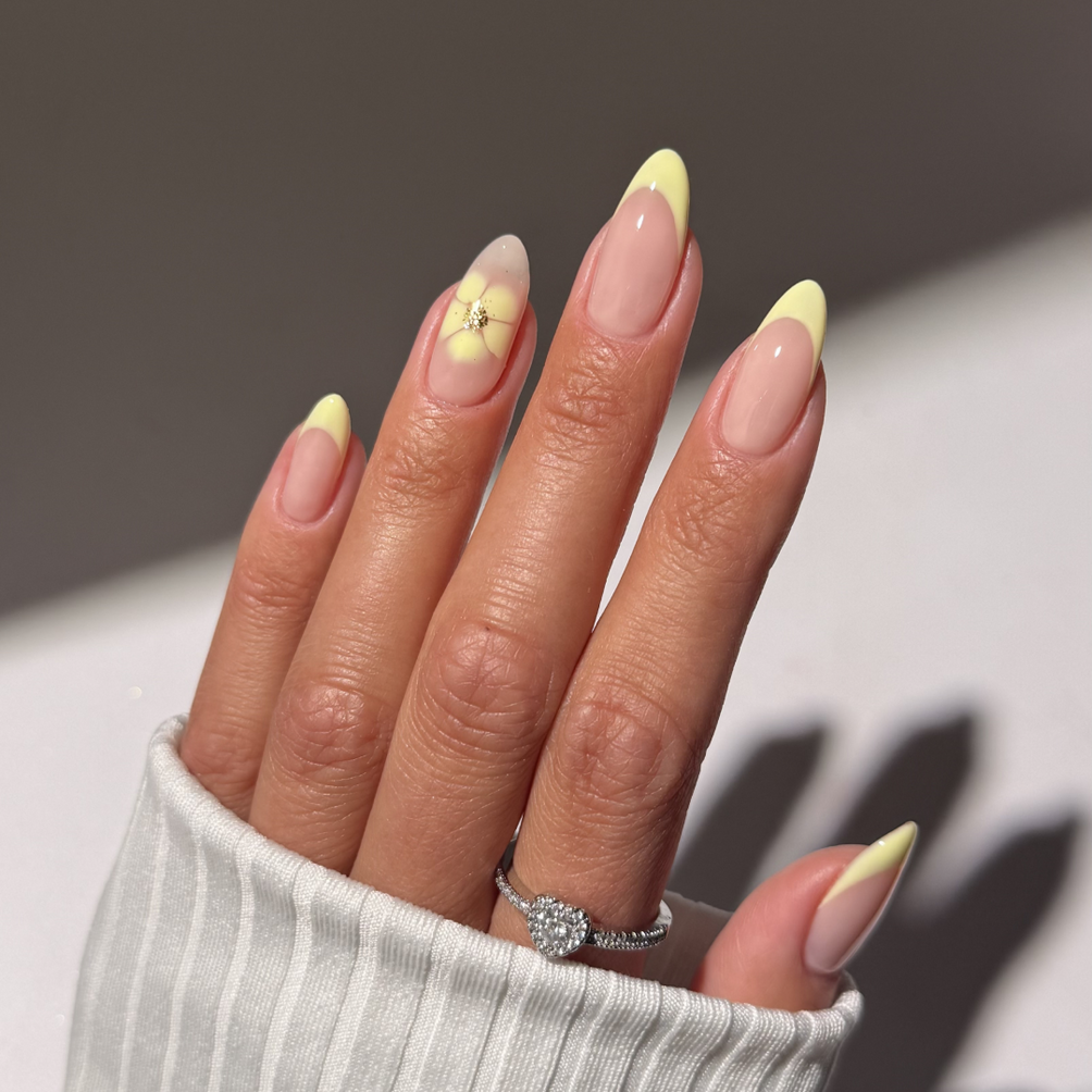 Gel Polish • 669 Blushing Nude (semi-transparent) • 21FREE