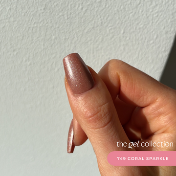 Gel Polish • 749 Coral Sparkle (transparent) • 21FREE