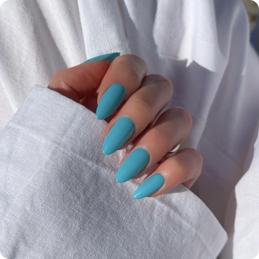 Gel Polish • 828 Breezy Bluebell • 21FREE • The Gel Collection™