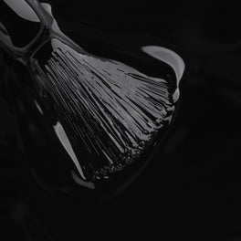 570 Black