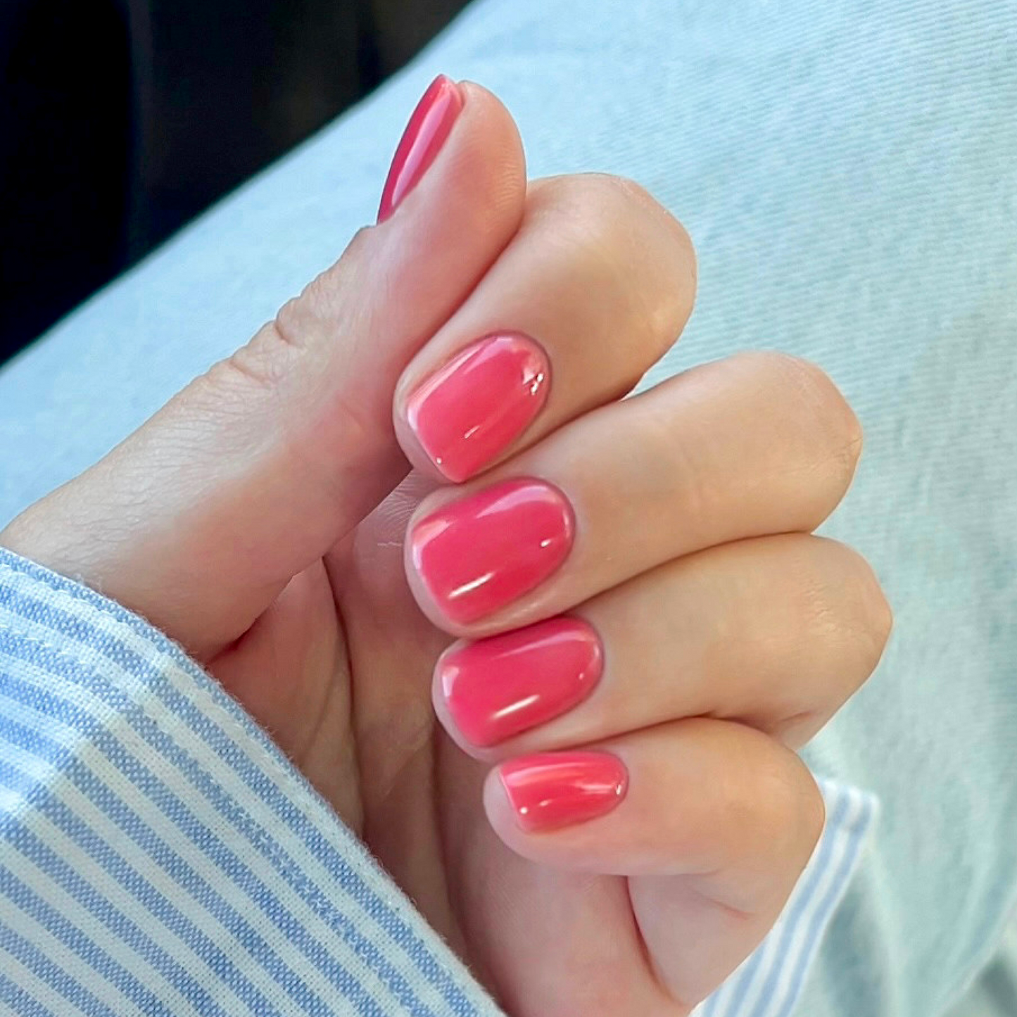 Gel Polish • 853 Raspberry Rose (transparent) • 21FREE • The Gel Collection™