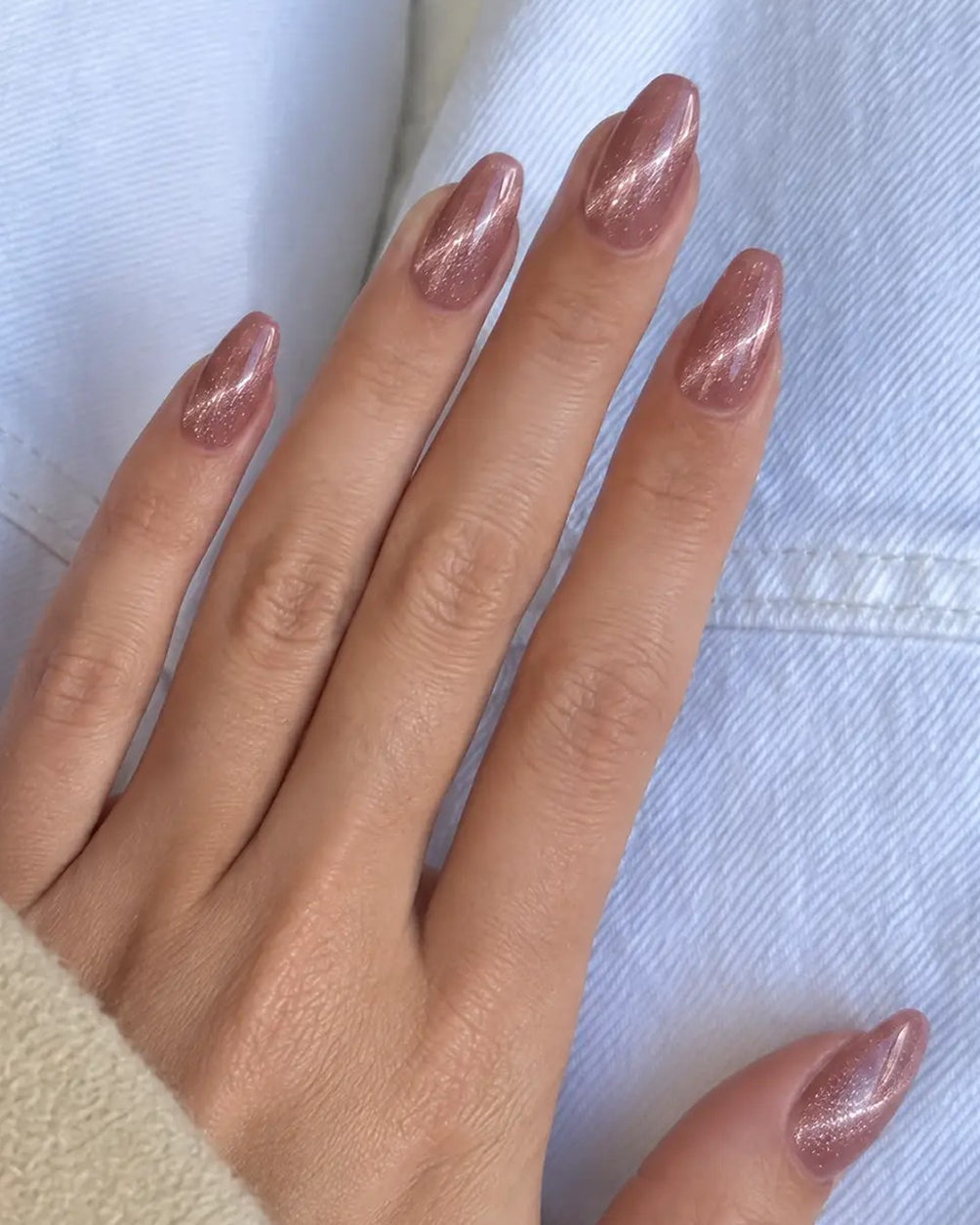 Gel Polish 267 Tingles - Cat Eye Sparks på negler