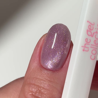 Cat Eye Velvet Gel Polish • Velvet Plum • 21FREE • The Gel Collection™