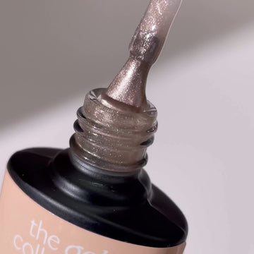Cat Eye Velvet Gel Polish • Bare Whisper • 21FREE • The Gel Collection™