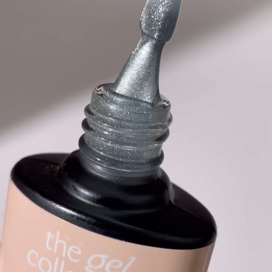 Cat Eye Velvet Gel Polish • Midnight Drift • 21FREE • The Gel Collection™